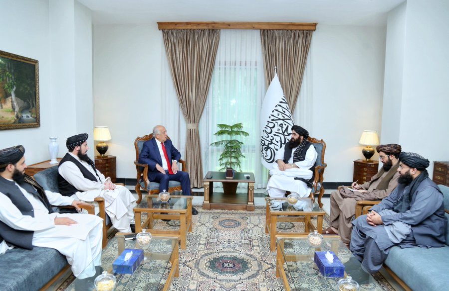 نن د ا.ا.ا د بهرنیو چارو وزیر محترم مولوي امیر خان متقي سره د افغانستان لپاره د امریکا متحده ایالتونو پخواني ځانګړي استازي ښاغلي زلمي خلیلزاد وکتل. 
په دې غیررسمي ناسته کې د افغانستان او متحده ایالتونو د دوو اړخیزو اړیکو د پراختیا پر لارو چارو هر اړخیز بحثونه وشول.