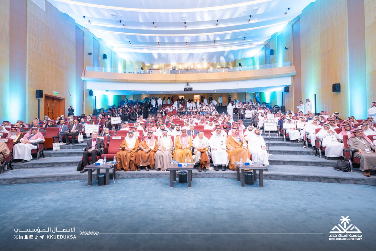 kkueduksa's tweet photo. برعاية سمو أمير منطقة عسير، افتتح معالي رئيس #جامعة_الملك_خالد أ.د.فالح بن رجاء الله السلمي اليوم #مؤتمر_التعليم_الطبي2_KKU الذي يستمر على مدى يومين، كما اطّلع على معرض الملصقات البحثية والمعرض المصاحب للمؤتمر، بمشاركة نخبة من المختصين في التعليم الطبي من مختلف دول العالم.. https://t.co/dNrbIy8dCP