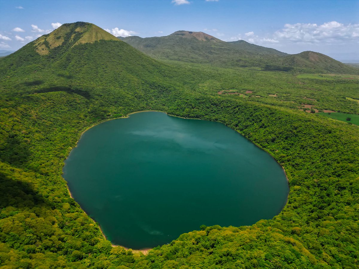 Joel__Nicaragua's tweet image. NICARAGUA 🇳🇮 
La Laguna El Tigre, es más que un paisaje; es un santuario nicaragüense custodiado por la paz de sus volcanes. 🌋