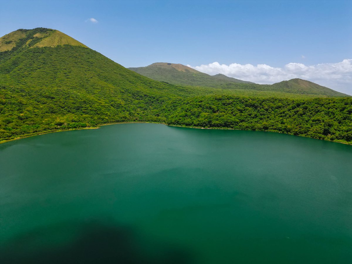 Joel__Nicaragua's tweet image. NICARAGUA 🇳🇮 
La Laguna El Tigre, es más que un paisaje; es un santuario nicaragüense custodiado por la paz de sus volcanes. 🌋