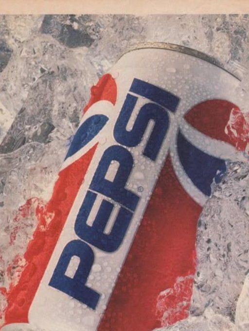 En 1992, Pepsi REALIZÓ una promoción.
Las ventas aumentaron de 10 MILLONES de DÓLARES a 14 MILLONES de DÓLARES en un día.

Pero un error lo camCAMBIÓ bió todo.
Estallaron disturbios. La gente murió. Siguieron demandas.

El mayor desastre de Pepsi: aquí está la historia completa
