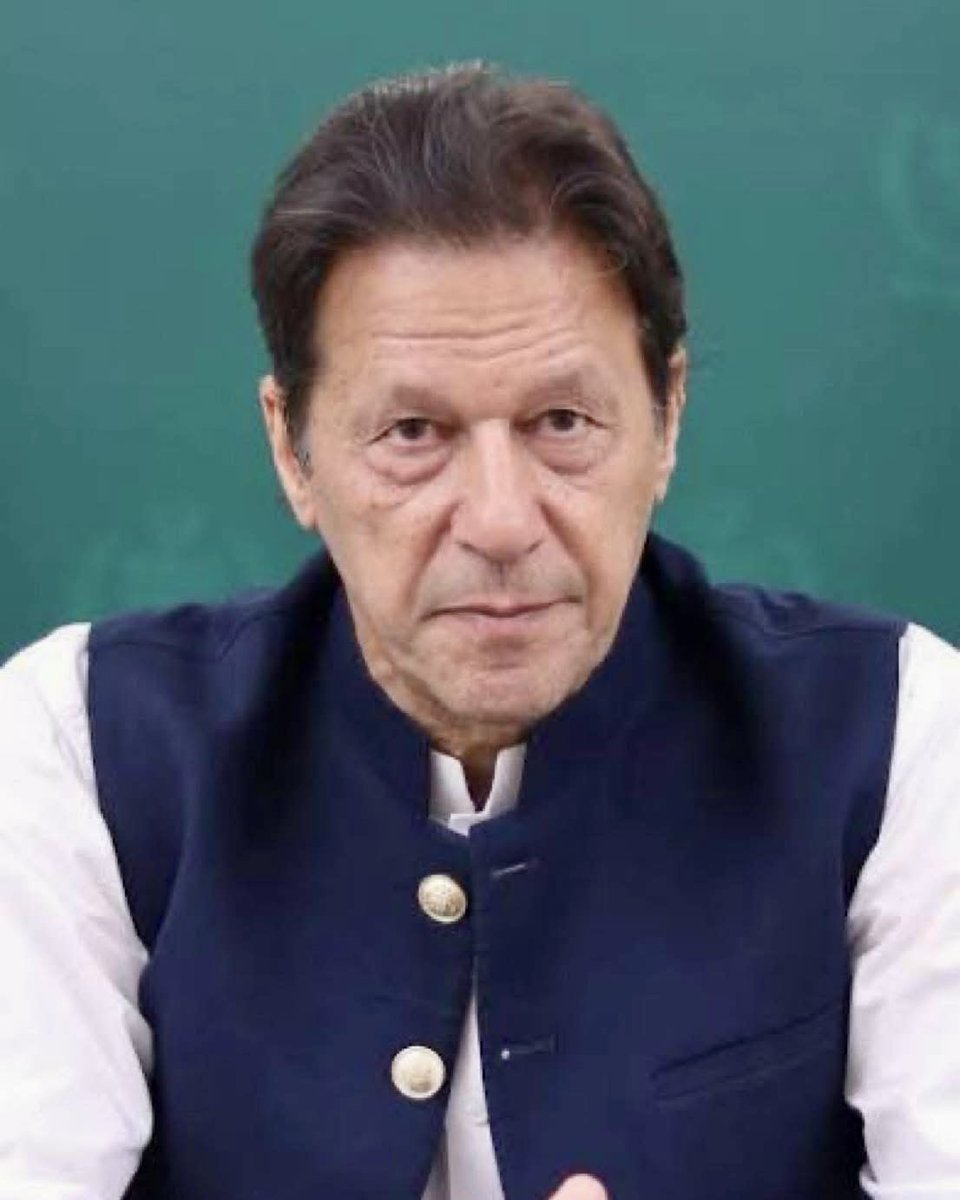 سابق وزیراعظم عمران خان کا اڈیالہ جیل سے پیغام:
- 21 اکتوبر 2025

“عاصم منیر کی جانب سے پاکستان میں "ہارڈ سٹیٹ" کا جو تصور فروغ دینے کی کوشش کی جا رہی ہے، وہ بالکل غلط ہے۔ ہارڈ سٹیٹ کا اصل مطلب ہے ایسی ریاست جہاں آئین کی بالادستی، قانون کی عملداری، عدل و انصاف کا نظام، اور جمہوری