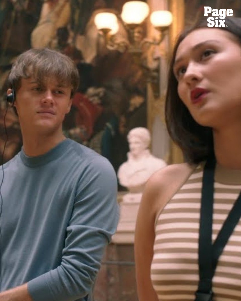 Conrad wouldn't have even known there was a jewelry heist happening because he too captivated by Belly📱: priscillawrites via @refinery29, 📸: "The Summer I Turned Pretty"/Prime Video