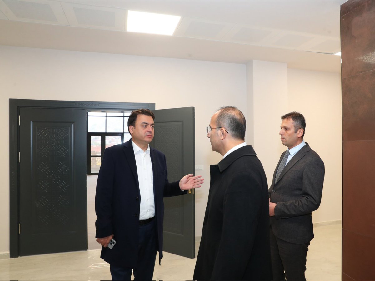 Valimiz <a href="/abdullahkoklu/">Abdullah Köklü</a>, yapımı devam eden Turhal Hükümet Konağı inşaatında incelemelerde bulunarak son durum hakkında yetkililerden bilgi aldı.
