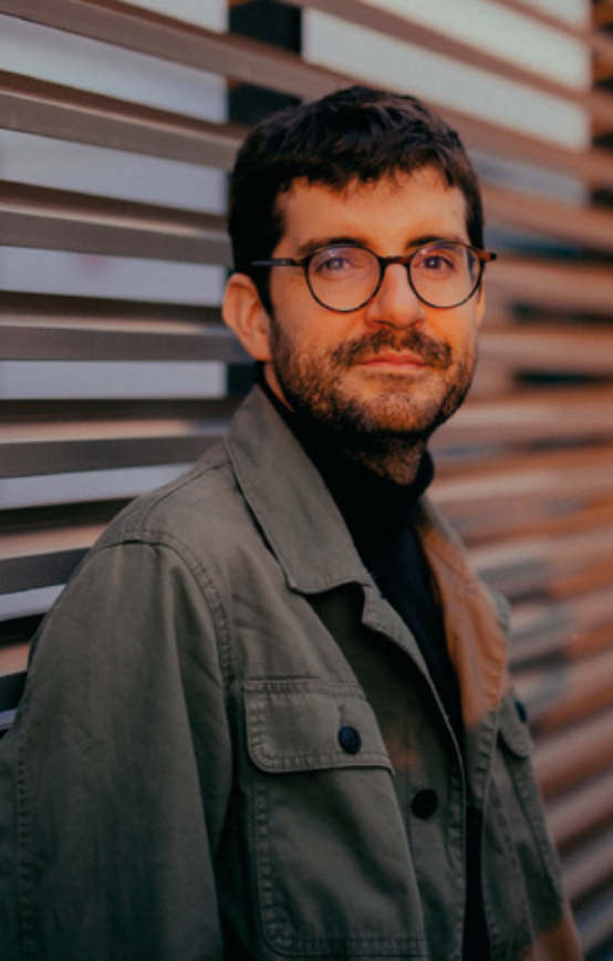 En el número 1518 entrevistem <a href="/martigau/">Marc Artigau</a>, un dramaturg que no para d’imaginar històries! 🎭 Autor d’obres com El Petit Príncep i Bye bye monstre, explica com és la seva feina i d’on surten totes les seves idees.

Una manera d’acostar el teatre als lectors de Cavall Fort.

📷M.Mas