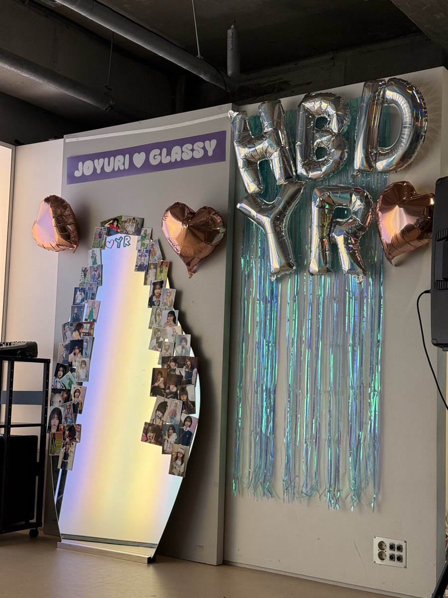 Sun__Glasss's tweet photo. 어제 잠깐 들린 율캎🥰🥰 유리야 생일 축하해~~🥳🥳

#A_DAY_FULL_OF_YURI https://t.co/njiQmGKJTm