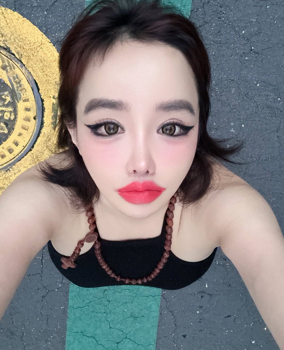 BoM deleted the post about suing YG!
as usual we all know the reason***** There are many things happening behind the scenes, but when she decided to speak about one of them, they acted immediately… At least now everyone knows so keep supporting her 💚

⛓#بارك_بوم #ParkBom #박봄