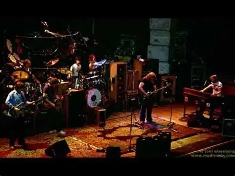 Grateful Dead 10/22/83 Carrier Dome Syracuse University Syracuse NY youtu.be/uhGEIVU9UAY?si… via <a href="/YouTube/">YouTube</a>🌹💀