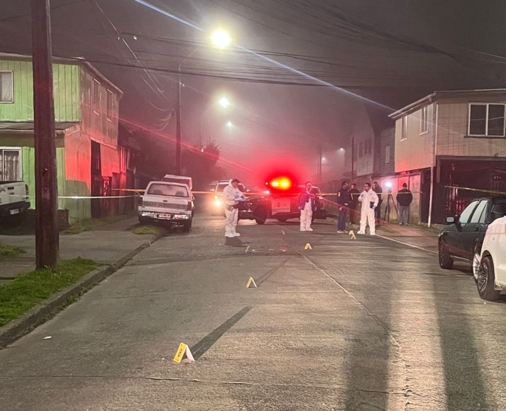 Joven de 18 años permanece en riesgo vital tras recibir un disparo en la cabeza en Valdivia

informaalminuto.cl/joven-de-18-an… #ValdiviaCL