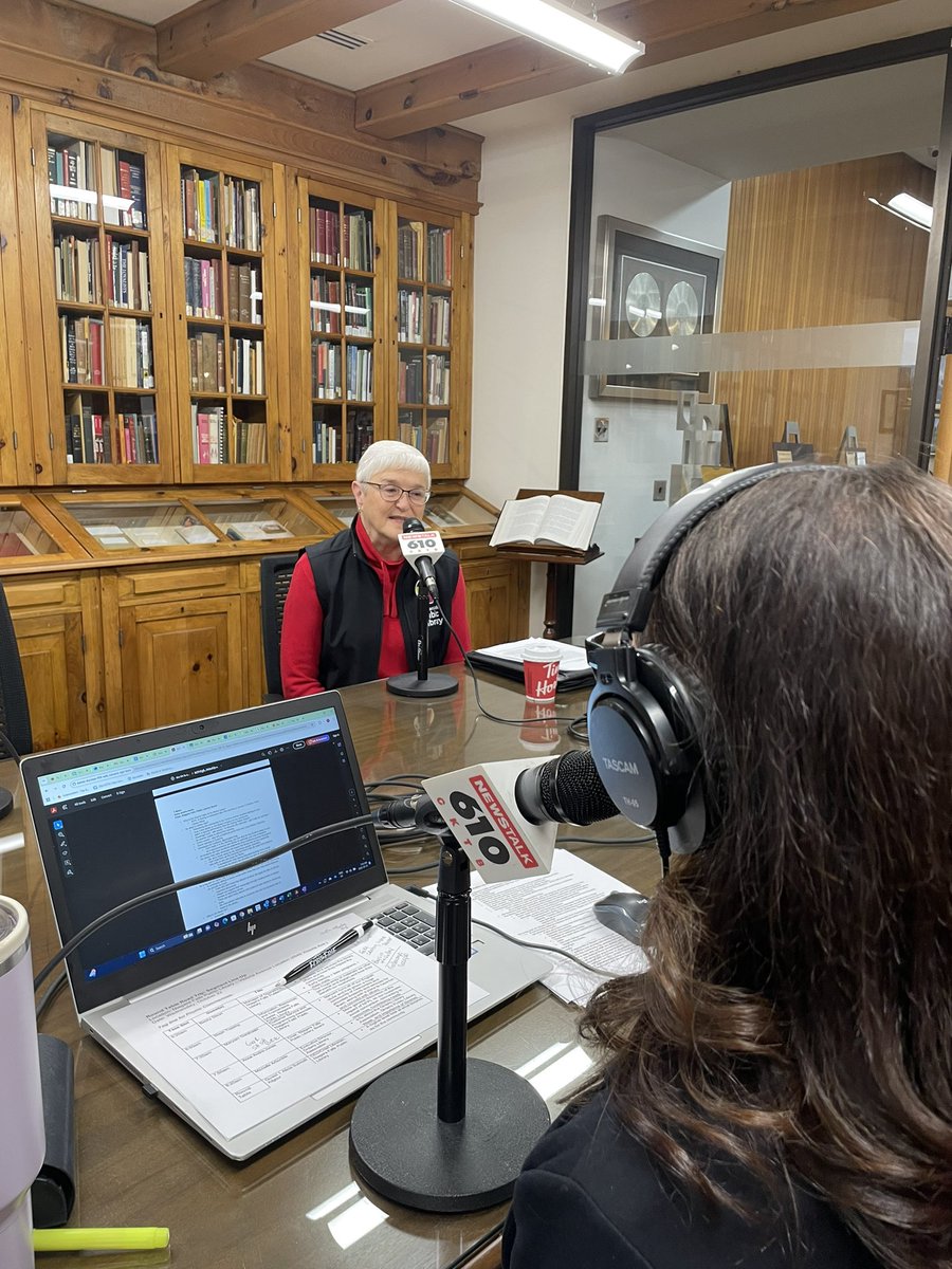 610CKTB's tweet image. LIVE NOW | Steph is joined by Chair of the Niagara Falls Public Library Board, Anne Andre-Jones to discuss #LibraryDay, events taking place as part of the festivities today, the grand opening of EarlyON and meeting community needs #NFLibrary #CKTBOnLocation