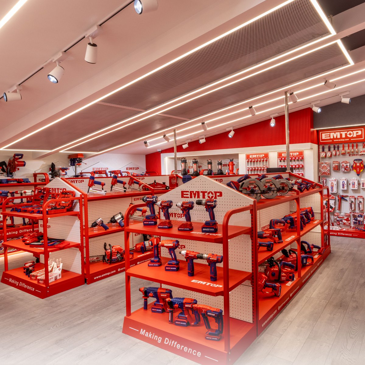 EMTOP_FRANCE's tweet photo. 🧰 Des outils pour tous les défis.
Perceuses, marteaux-piqueurs, scies, meuleuses… 🔥
⚡ Puissance. Précision. Passion.
Tout ce que vous cherchez est là — dans le rouge signature EMTOP ❤️
🔖 #EMTOPFrance #MakingDifference #RedPowerTools #OutilsProfessionnels #InnovationEnAction https://t.co/qXMMoWY27q