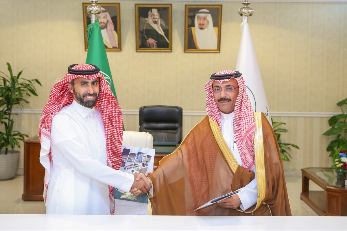 📋| اتفاقية تنموية

#أمين_الطائف المهندس عبدالله الزايدي يوقع اتفاقية شراكة مجتمعية مع مجموعة سلام البيطرية 

🎯| تهدف الى تطوير قطاع الإصحاح البيئي وتعزيز المعرفة والمبادرات الوطنية في مجال الإصحاح البيئي بما يحقق النقلة النوعية في المجال البيئي