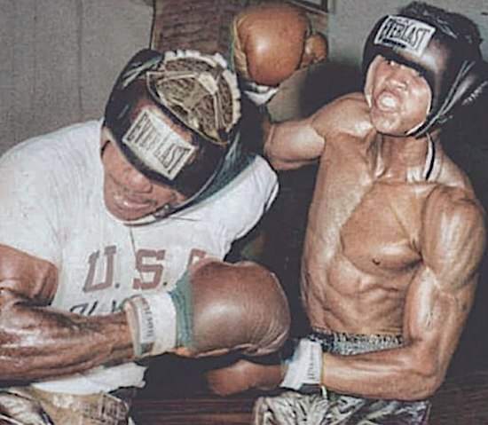 Tom_Gray_Boxing's tweet image. 😲 Just look at that physique. And Ali never lifted weights in his life.

☑️ Road work
☑️ Skipping
☑️ Shadow boxing
☑️ Heavy bag
☑️ Speed bag
☑️ Sparring
☑️ Core work
☑️ Calisthenics