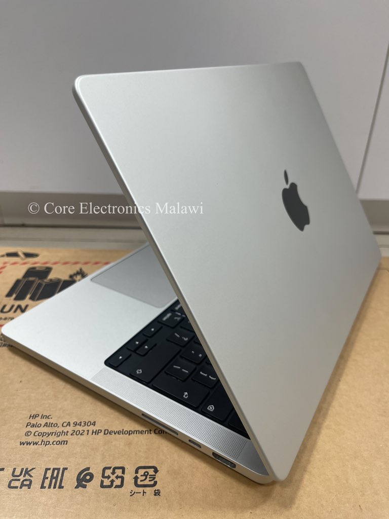 CoreMalawi's tweet image. Buy New MacBook Air with the M4 chip lets you fly through work and play | 16GB RAM | 512GB SSD | 13.6-inch Liquid Retina Display | Touch ID; Sky Blue | 18hrs Battery life | Going at K7,850,000.00 | Contact: ￼0995 47 01 74
#coreelectronicsmalawi #Macbook
