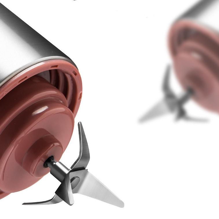 UnicunShop's tweet image. Say goodbye to lumpy protein shakes! 👋 Our Portable Electric Mixing Cup whips up silky smooth drinks in seconds.  💪 Blend like a pro &amp;amp; fuel your fitness goals.  Check it out! unicun.com/product/portab…  #protein #fitness #smoothie #blender 🍓⚡️