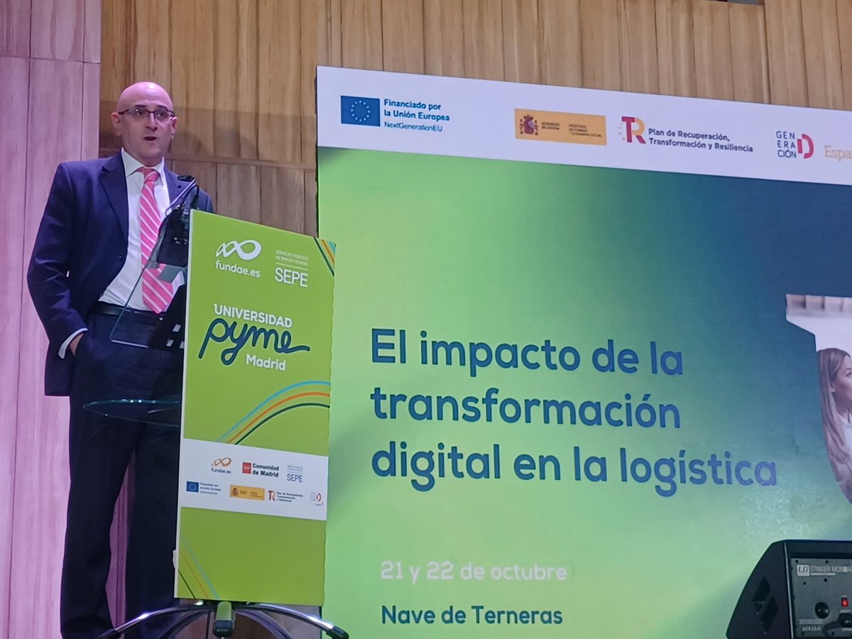 Tras la entrega del premio a Luda Partners, cierran la jornada la directora general del servicio público de empleo @comunidadmadrid, Belén García y Vicente Bertolín, secretario del Patronato <a href="/Fundae_es/">Fundación Estatal para la Formación en el Empleo</a>