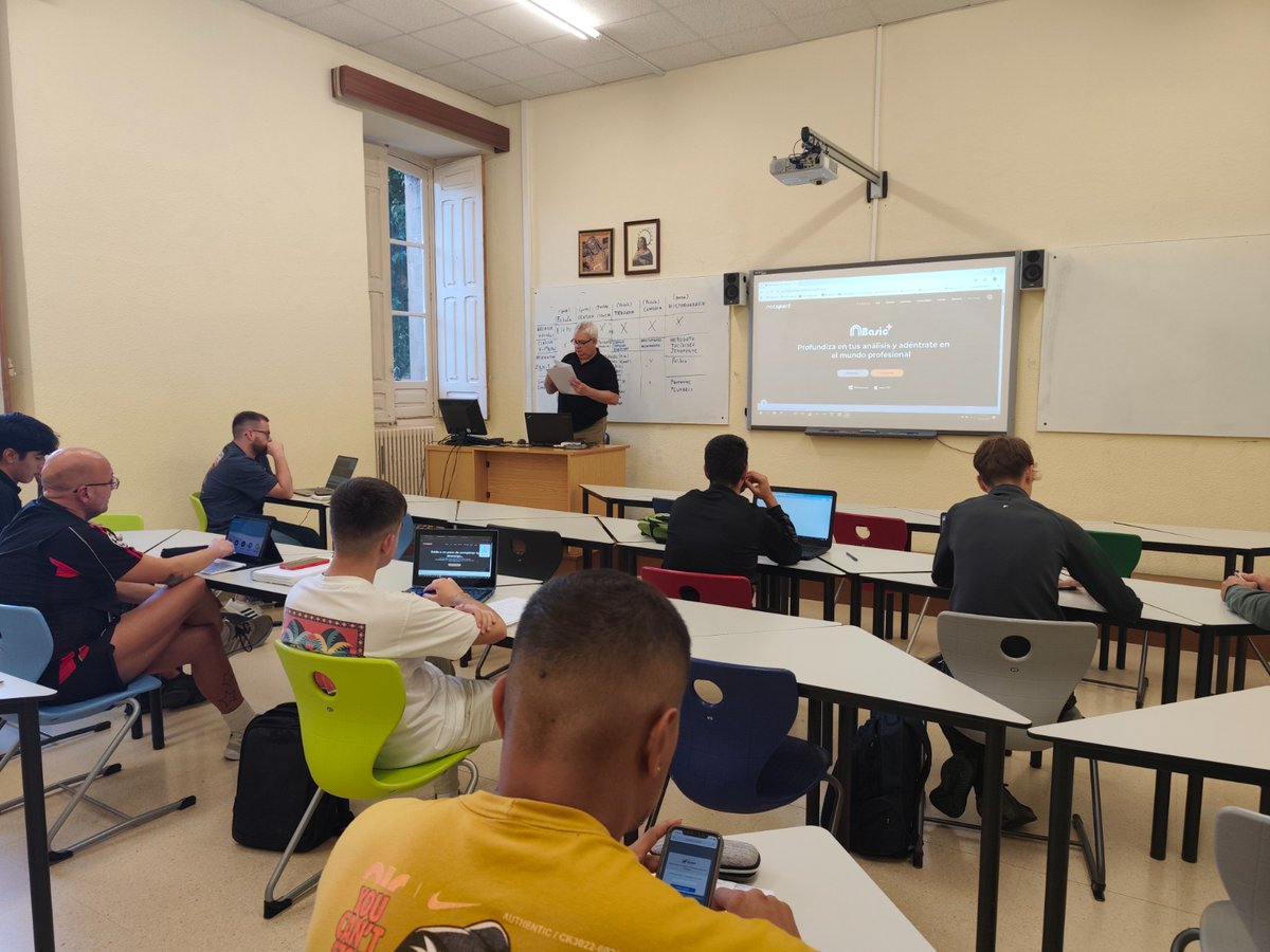 ceneted's tweet photo. 📍@Cenetedtudela , seguimos creciendo juntos

Así se vive el día a día en nuestro centro: aulas activas y ganas de aprender. ⚽📚

Formar entrenadores no es solo enseñar fútbol, es acompañar procesos, compartir experiencias y crear oportunidades. https://t.co/FEJZyv3vmJ
