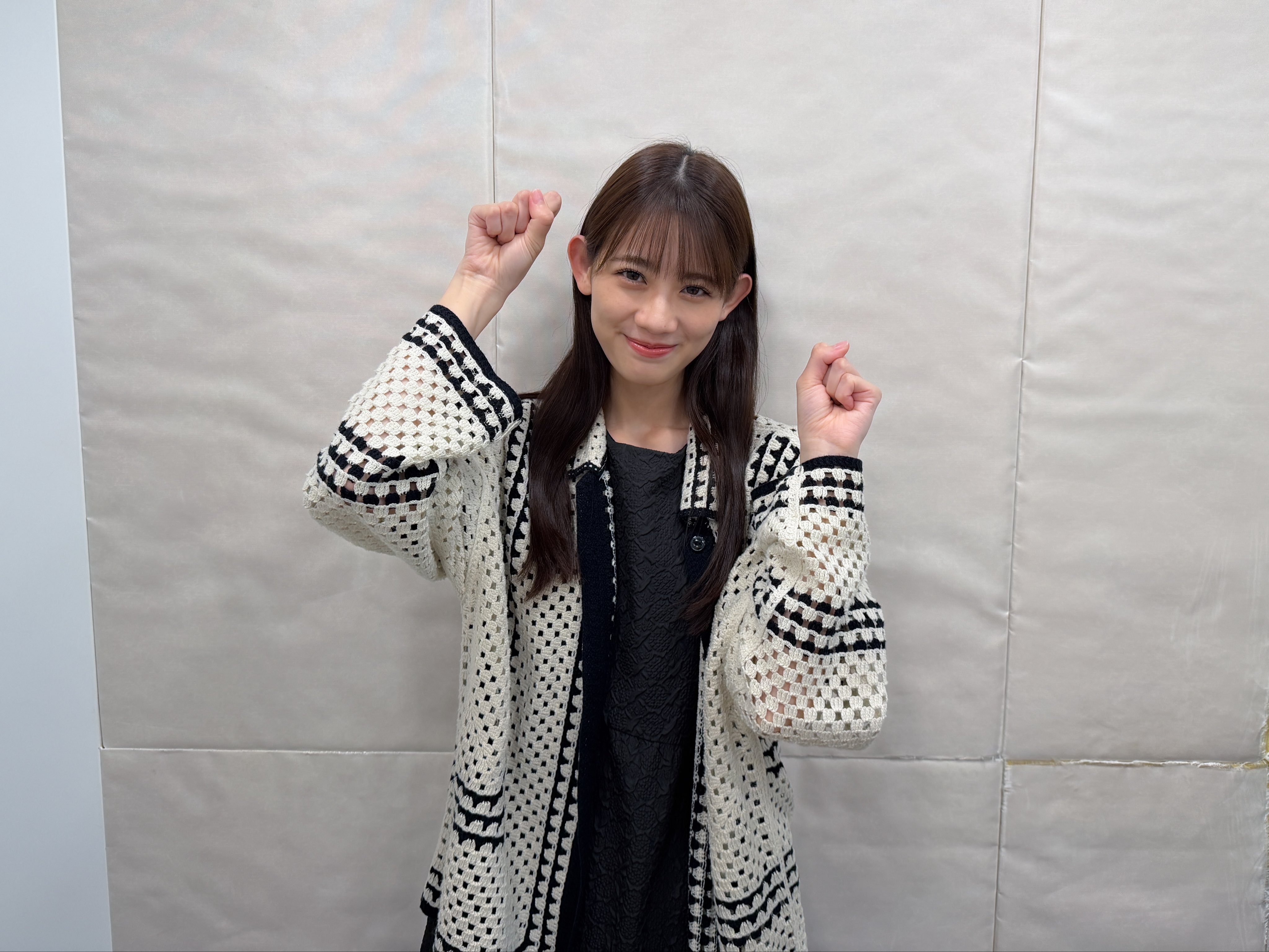 秋本帆華(チームしゃちほこ) BOMB 直筆サイン入りチェキ