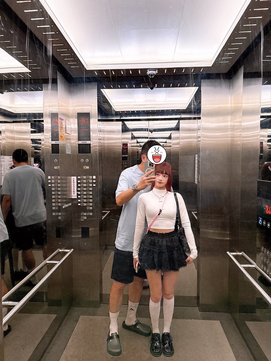 漂亮妹子來台北，外面下大雨
我該帶妹子去哪裡？用什麼招待她比較好？
@hanhan00128 

#精緻小隻馬
#漂亮妹子❤️ https://t.co/b3qT6LiBHp