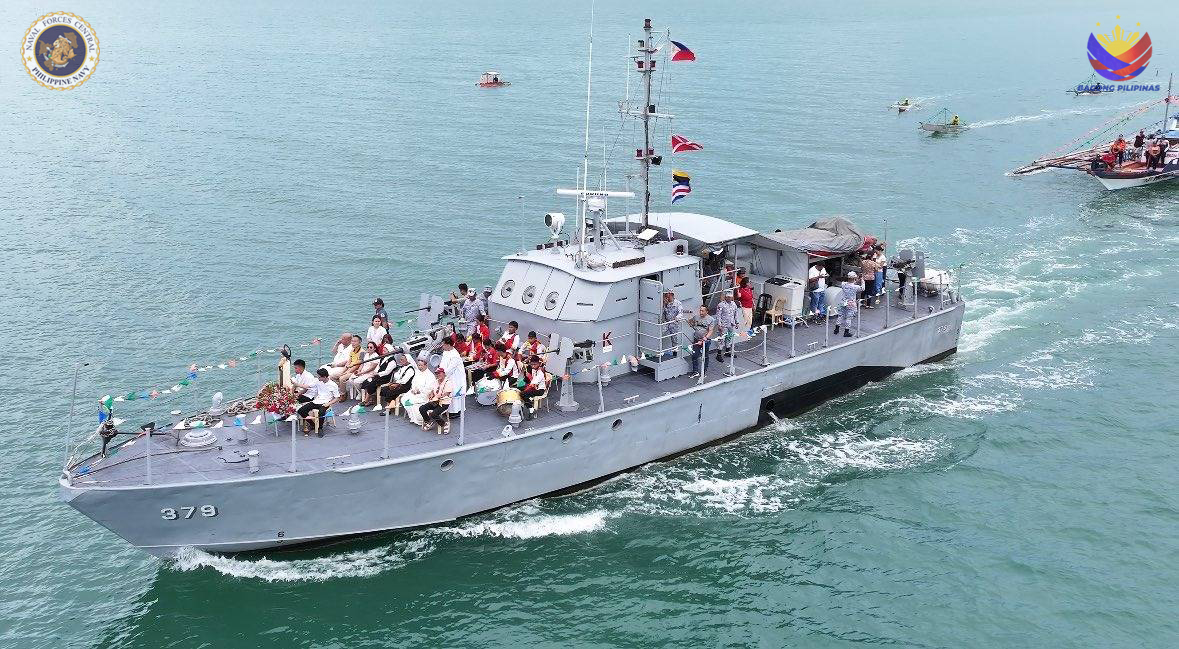 Philippine_Navy's tweet image. FAITH AND SERVICE | PH #Navy takes part in the fiesta celebration of the Diocesan Shrine of St. Thérèse in Calubian, Leyte
👉🏽facebook.com/share/p/1Ct9vF…
#ProtectingtheSeasSecuringOurFuture
#ModernandMultiCapablePHNavy
#OneAFPOnePhilippines
#StrongAFPStrongPhilippines