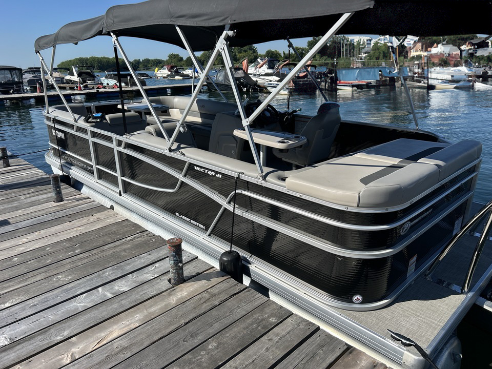 TagTracking's tweet image. 🚤 Une Princecraft Vectra 2021, a été récupérée avec succès par notre équipe dédiée.

💡 Saviez-vous que Repérage Tag protège aussi les bateaux?
🛡️ Avec Repérage Tag, vos biens sont protégés sur terre comme sur l’eau 🌊

#RécupérationBateau  #Tagguezleouperdezle