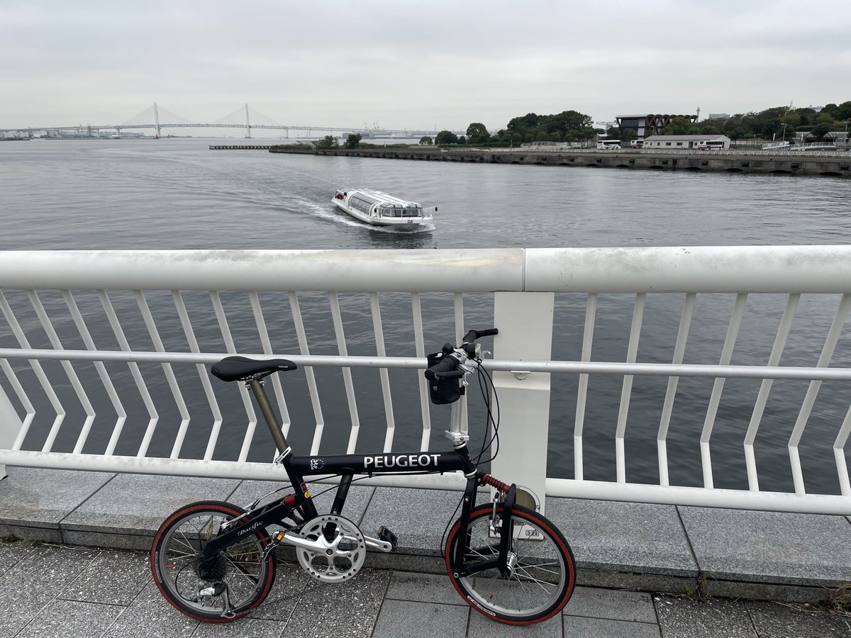 #これを見た人は愛車の背景が高速道路の画像を貼れ
ベイブリッジも高速道路。