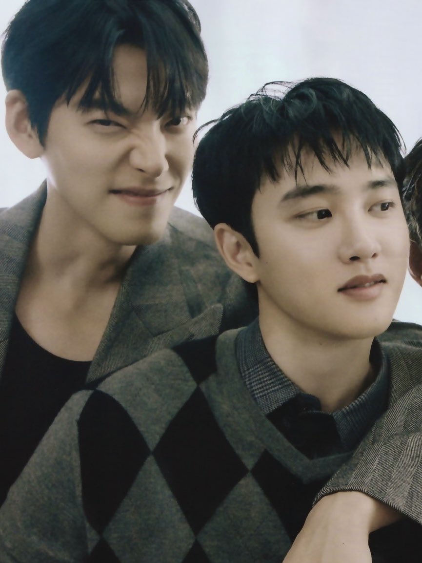 sikie_d's tweet photo. 존잘얼굴도 좋고 코찡긋장꾸도 좋고... 
그냥 김우빈 도경수 둘 조합이 너무 좋고... https://t.co/rLpekaPL7m