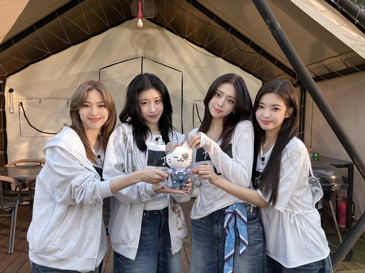 itzypopbase's tweet image. ITZY for GAME CATERERS × JYP ENTERTAINMENT.