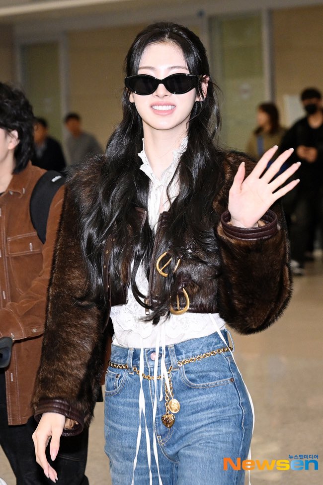 251022 ICN 입국 기사사진 

#ANNA #안나 #MEOVV #미야오