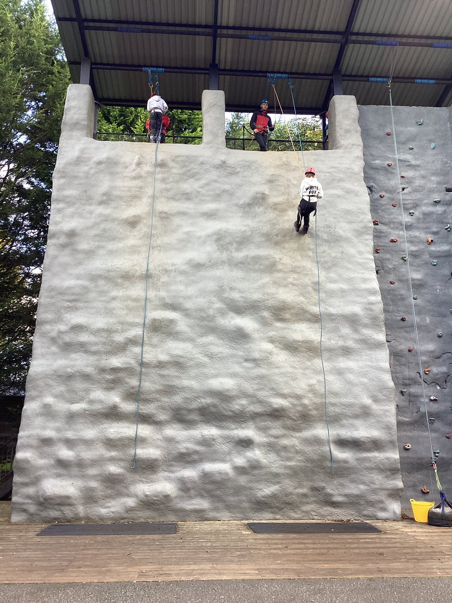 HorwichParishCE's tweet image. Group 12 and 13 enjoying abseiling- our last activity! #Lockerbie #hpy6