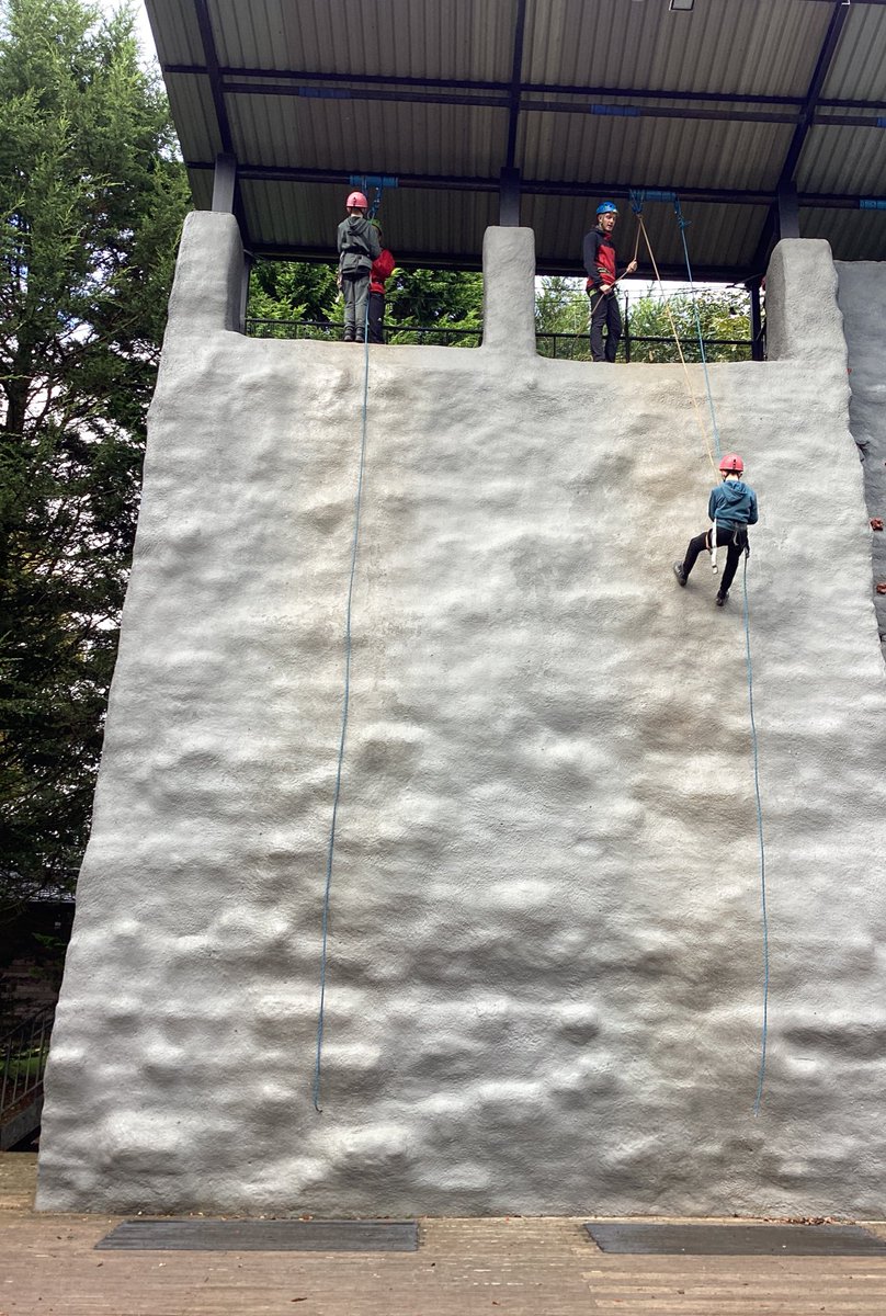 HorwichParishCE's tweet image. Group 12 and 13 enjoying abseiling- our last activity! #Lockerbie #hpy6