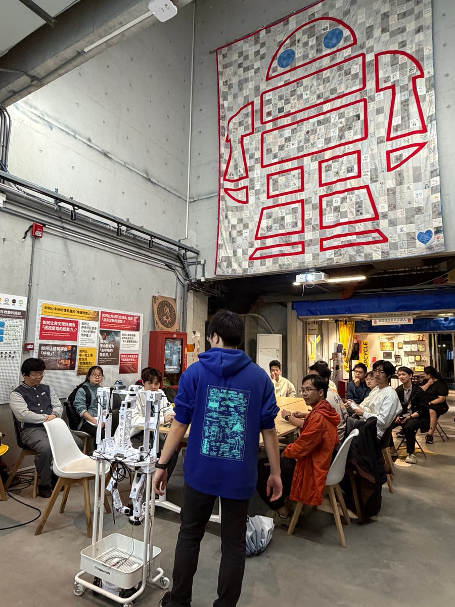 chaihuomaker's tweet image. Chaiho Wednesday Tech Night was a blast! Packed with insights: Ryan, Isaac &amp;amp; Qi Liu shared Silicon Valley funding, frontier VLA models &amp;amp; award-winning hackathon stories. Big thanks to all the developers &amp;amp; entrepreneurs!

#EmbodiedAI #VentureCapital #Hackathon #ShenzhenTech