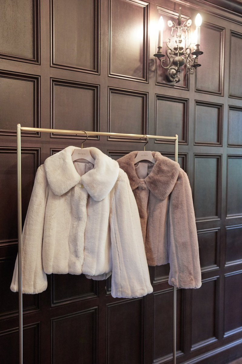 Winter Love Faux Fur Coatの 歴代ベージュ・ホワイト系の色味を