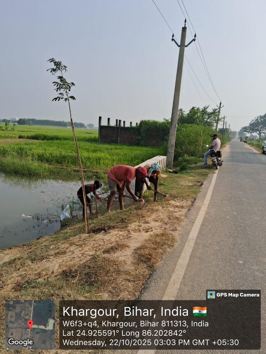 JamuiNagar's tweet photo. आगामी छठ पर्व 2025 के शुभ अवसर पर नगर परिषद जमुई के द्वारा नगर क्षेत्र में सभी घाटों पर साफ सफाई, घाट निर्माण कार्य, तथा पहुंच पथ निर्माण कार्य युद्ध स्तर पर किया जा रहा है https://t.co/7sVP5kxw2Z
