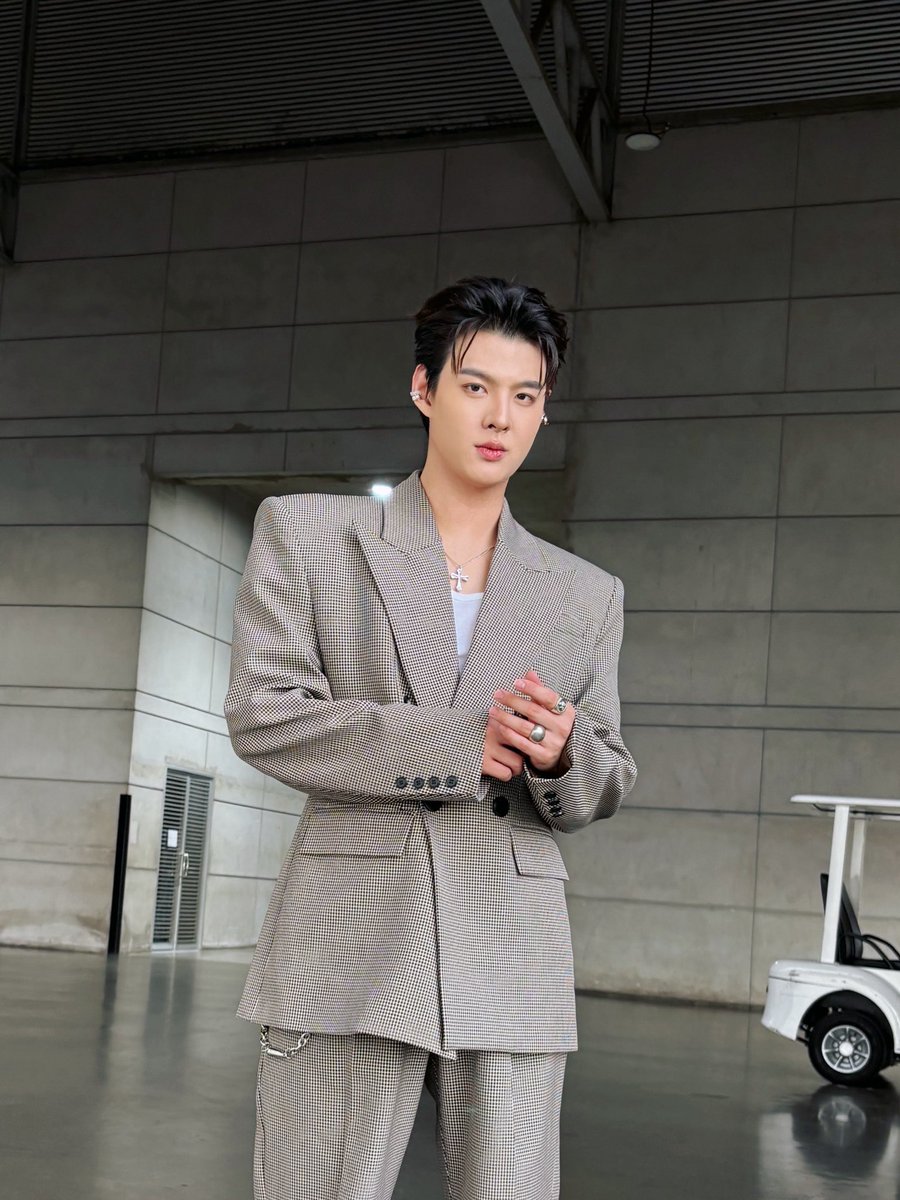 Too handsome 😍❤️

#Saint_sup #MingEr