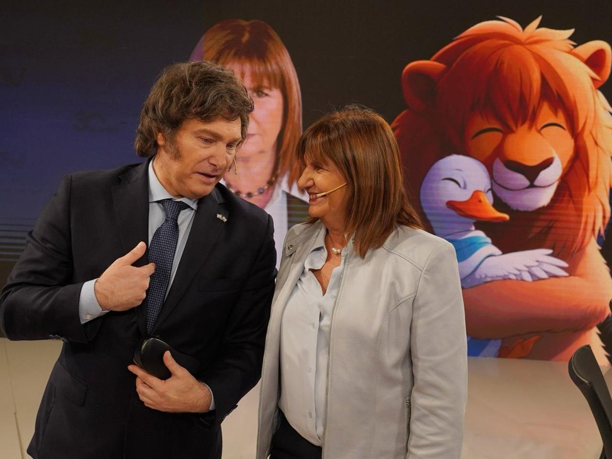 El abrazo que cambió el rumbo de nuestro país. La decisión de cambiar la Argentina para siempre.

¡Muy feliz cumpleaños, Presidente <a href="/JMilei/">Javier Milei</a>!