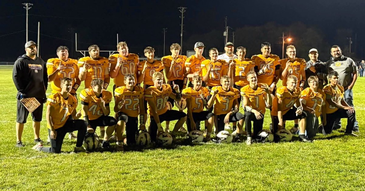 Team of the week!! Linn Bulldogs are in the fight! <a href="/LHSBulldogPower/">Linn Bulldog Power</a> #epicfootballcamps Sponsored by <a href="/GameOne_USA/">Game One</a>