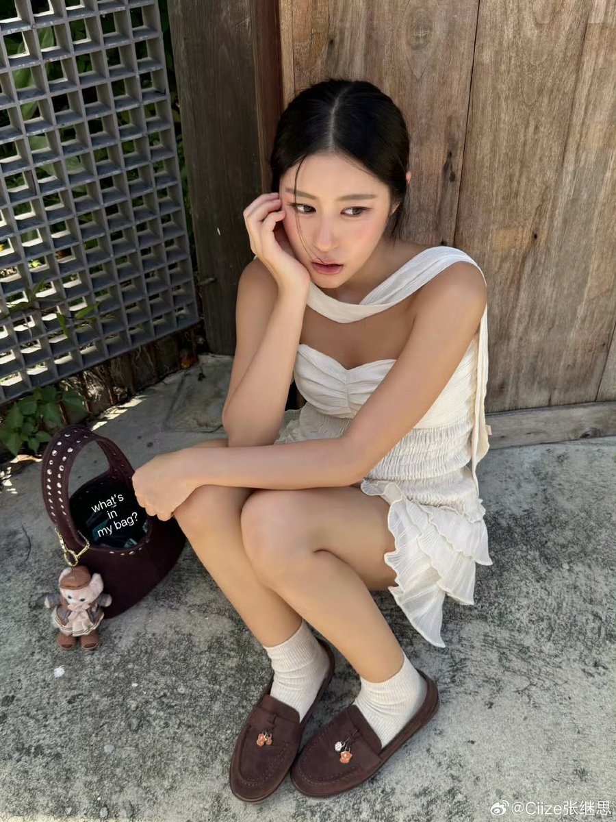 CiizeDaisy's tweet image. [Ciize Update] Weibo 221025

今天你们开开心心了吗～？

Weibo : Ciize张继思
🔗 weibo.com/7929832479/522…

#ciizezphr #CiizeRutricha #MyFanze