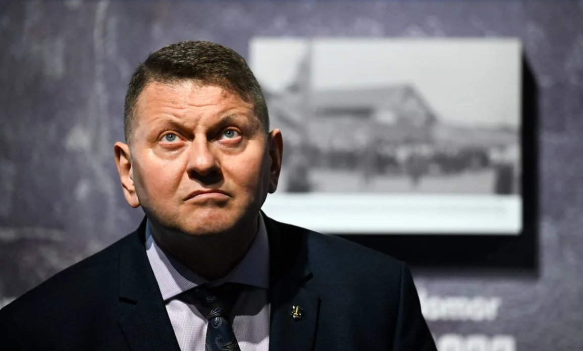 Ukrayna eski Genelkurmay Başkanı Valeri Zalujni:

▪️Yaklaşık 4 yıllık savaş boyunca Rusya daha iyi savaşmayı sistematik olarak öğrendi. 

▪️Savaş deneyimini toplayan, analiz eden ve anında uygulayan yeni bir ordu kurdu. Tüm bunlar, yeni doktrinlerin ve eğitim programlarının