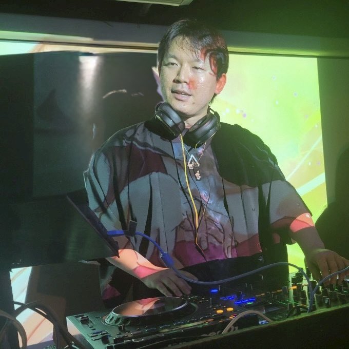kimiani830's tweet photo. 【✨Kimi@ni「今、君と聴きたいあにそん」vol.7✨】

🗓️2025/10/24(Fri)
🕰️ 19:00〜22:00
　  (OPEN 18:45〜)
📍新宿azito (https://t.co/ySYo2fOLN8)
💰¥2000+1ドリンク

🎉🎧キミアニまであと【2日】‼️📽️🎉

⬇️詳細、参加表明はコチラ⬇️
https://t.co/Nh8ZKa4u53

#キミアニ https://t.co/sE21yz1BFA