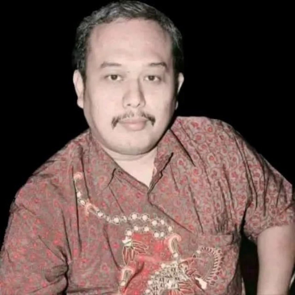 iloveairbagged's tweet image. They found out the racist anime art guy is an Indonesian guy LARPing as a British guy in Japan.