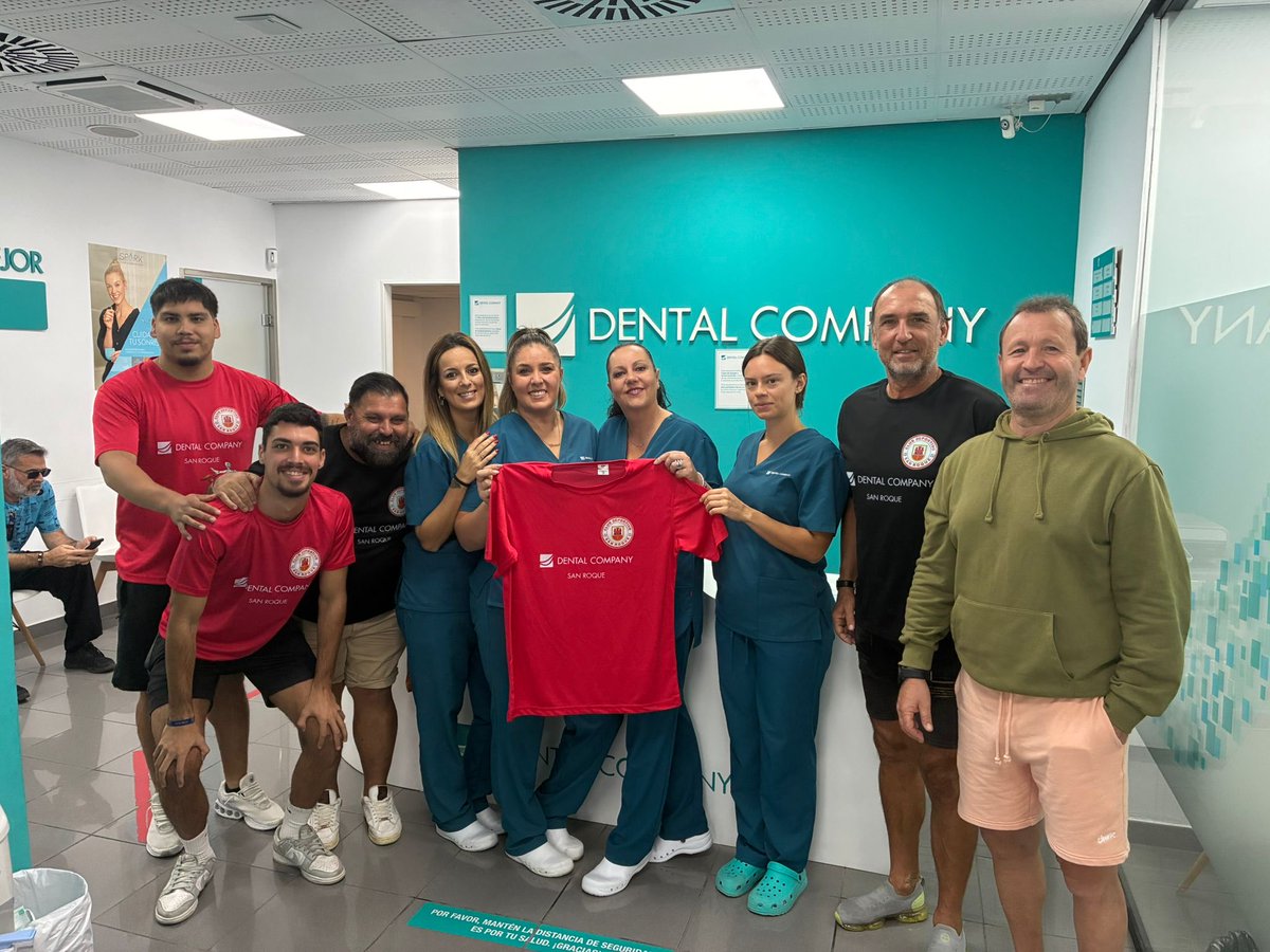 El Club deportivo San Roque y la clínica dental company San Roque han firmado en el día de hoy un acuerdo de colaboración entre ambas entidades