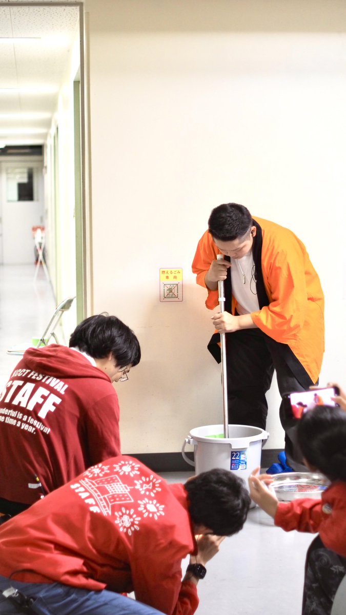 もうあと間もなくになった高専祭に向けて各担当で準備が進んでいます
皆さん予定を空けてぜひお越しください！

高専祭まであと3日!!
#高専祭 #文化祭準備