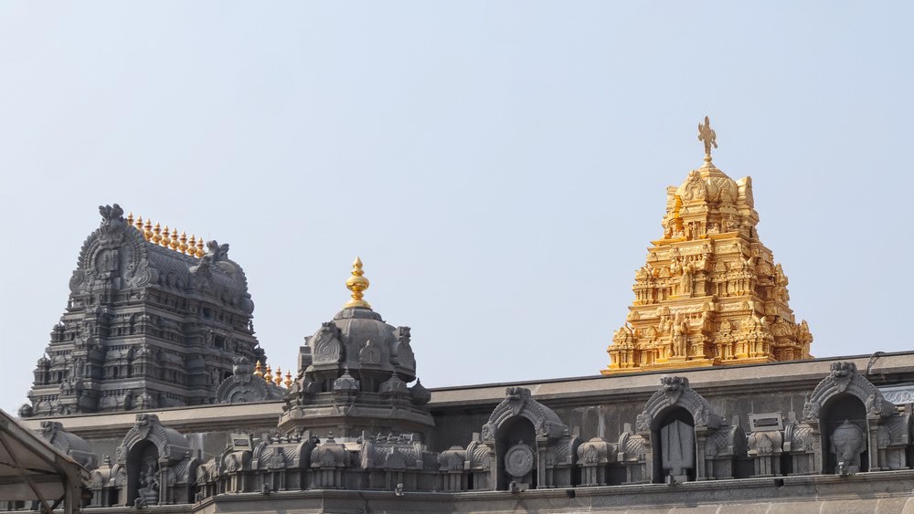 IndiaAesthetica's tweet photo. Yadagirigutta Sri Lakshmi Narasimha Swamy Temple , Telangana 🦁⚫️🛕🇮🇳 https://t.co/tzsrWh1JJ9