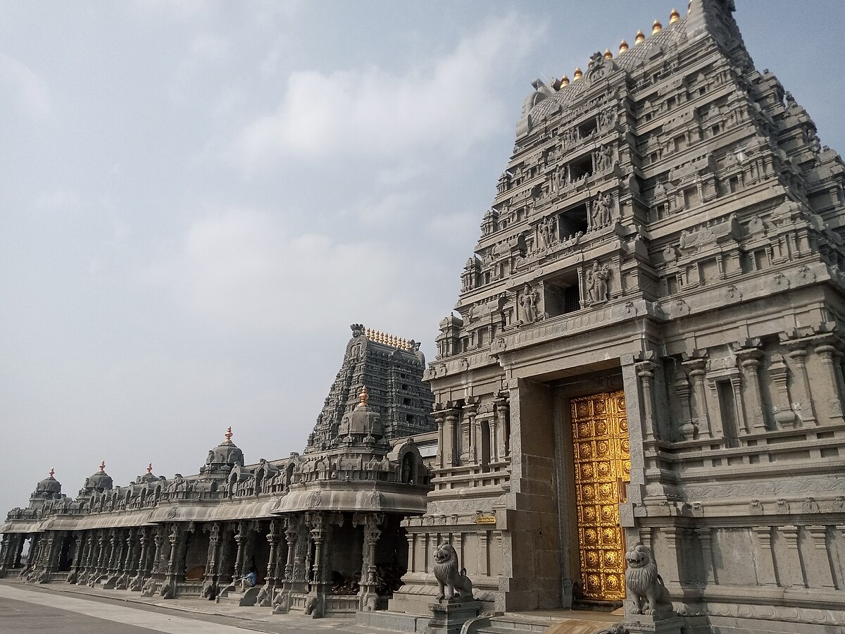 IndiaAesthetica's tweet photo. Yadagirigutta Sri Lakshmi Narasimha Swamy Temple , Telangana 🦁⚫️🛕🇮🇳 https://t.co/tzsrWh1JJ9