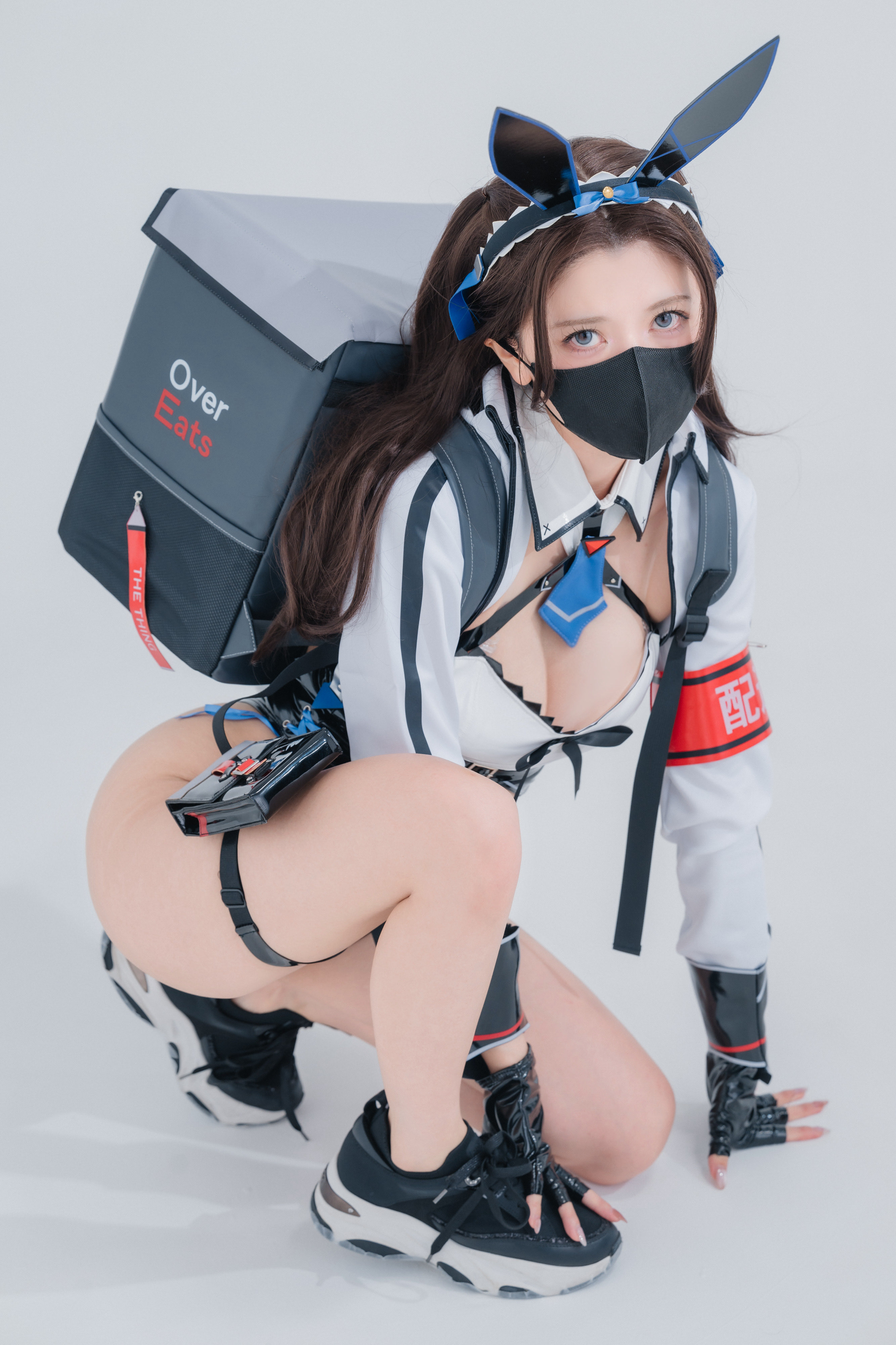 お届けにあがりました ※配達時間は気分次第です｜巨乳コスプレイヤーくろうさぎ（@cosplay_rabbit2）エロX画像まとめ