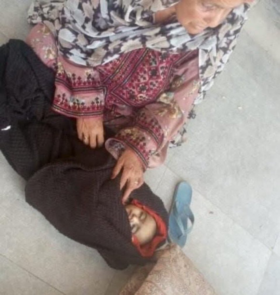 بلوچستان کے علاقے اوتھل میں پاکستانی فورسز کی جانب سے بسوں کی طویل چیکنگ کے دوران ایک بیمار بچی طبی امداد نہ ملنے کے باعث انتقال کرگئی۔