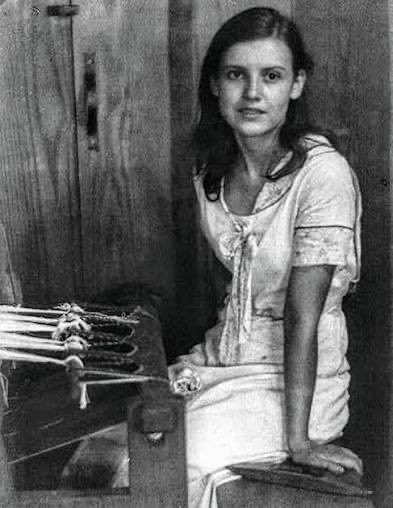 Gm frens, happy White Women Wednesday!

Today I’m thinking about what an important role White women play in frontier living.

Without them we would never conquer the wild. They’re both the architects of, and reason for building civilization where once there was none.