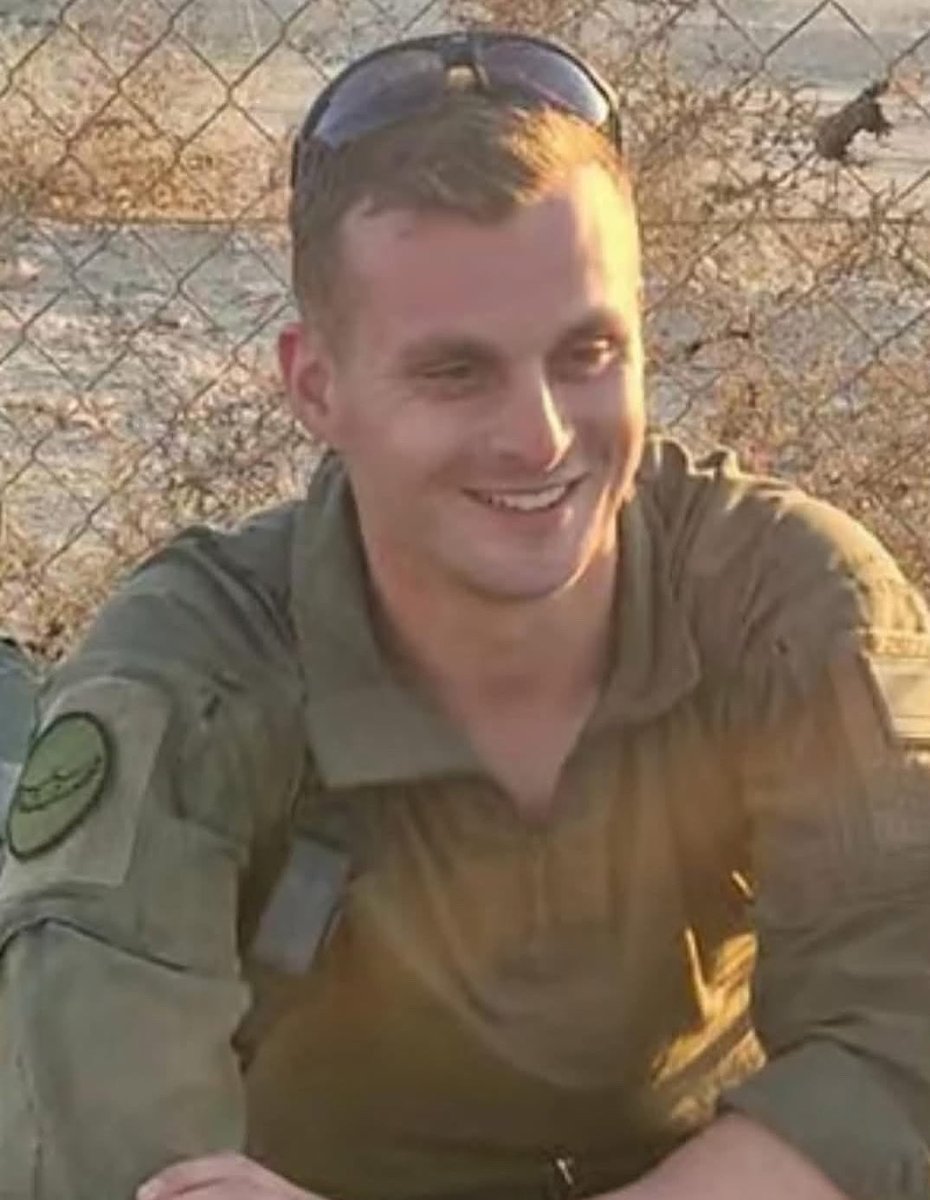 "מגיל 4 איתי ידע שהוא רוצה להיות המטכ"ל... ".
כך אמר לי היום אבישי, אביו של סמ"ר איתי יעבץ, לוחם חטיבת הנח"ל מפרויקט "ארז". 

כבר מגיל צעיר איתי התבלט בכישורים החברתיים שלו. "הוא הצליח לגעת בכל כך הרבה אנשים" אמר אביו. 
איתי היה מדריך בצופים ואחרי התיכון הוא הלך לשנת שירות מאתגרת