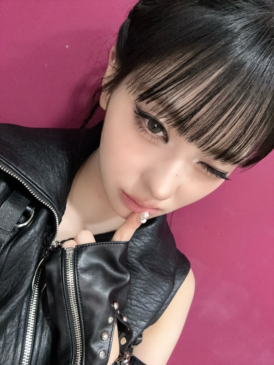 𐀔, Winkeu winkeu~! ^ ̳- ‧̫ • ̳^ฅ
I practiced this just for you~
cute enough to steal your heart, right?